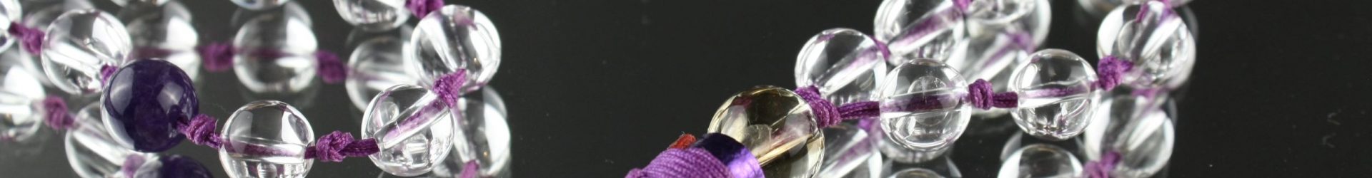 Gyógyító hegyikristály ásvány nyaklánc – 80 cm, lila rojttal